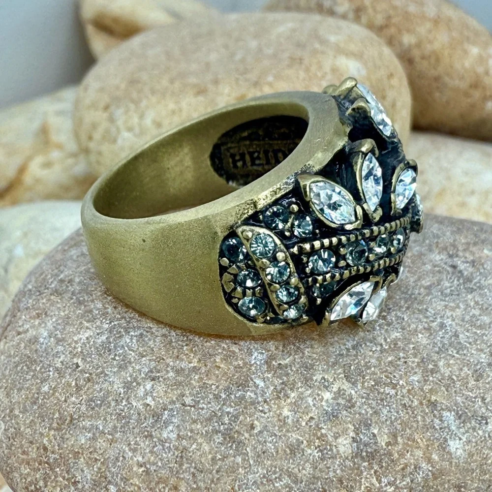 Vintage Heidi Daus Marquise Swarovski Crystal Gold Tone Leaf Vine Ring Size 6